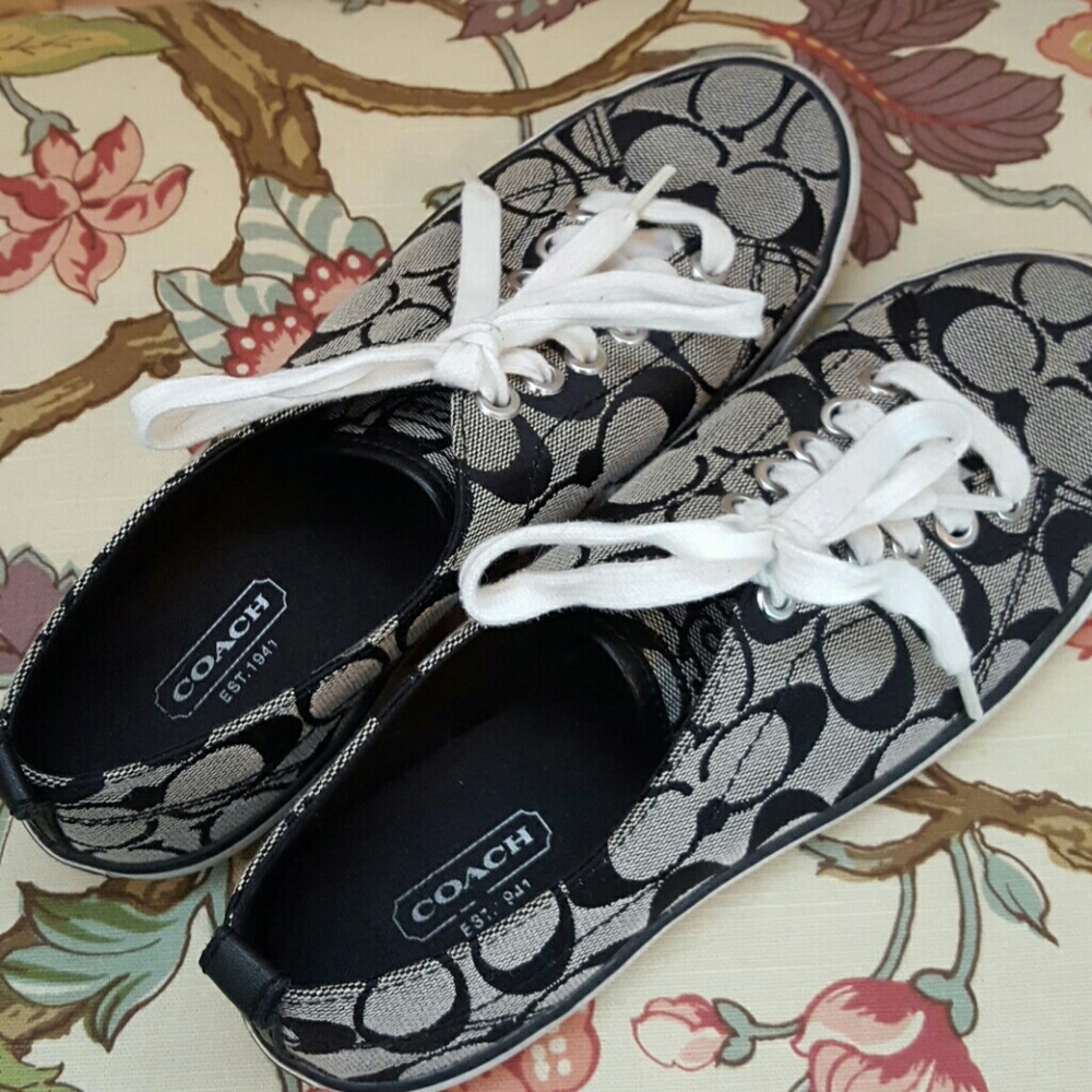 SOLD!! Authentic Coach "Suzzy" Low-top Sneaker