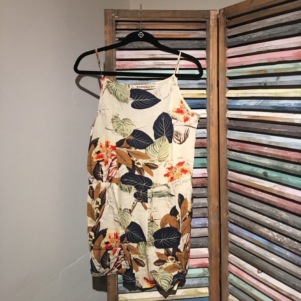 Floral Romper - Picture 2 of 5