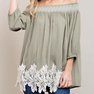 2 Left! Best Seller! NWT. Off the Shoulder Tunic