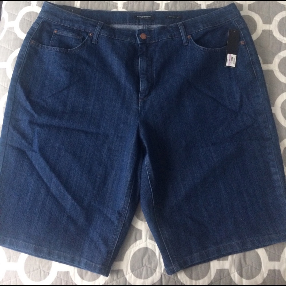 Jean shorts plus size 22 Jones New York brand