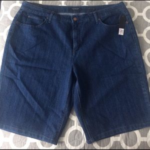 Jean shorts plus size 22 Jones New York brand