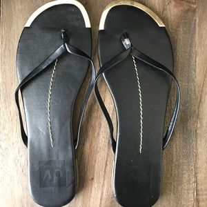 Dolce Vita Black Flip Flop Sandals