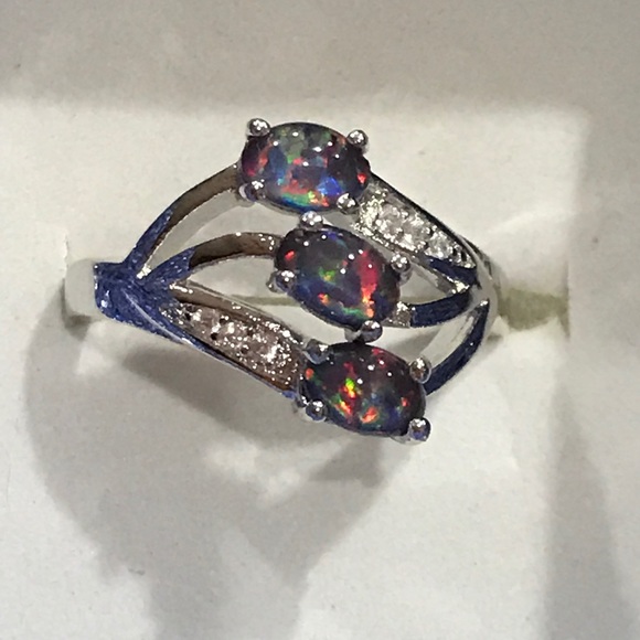 Jewelry - 3 stone black opal silver ring