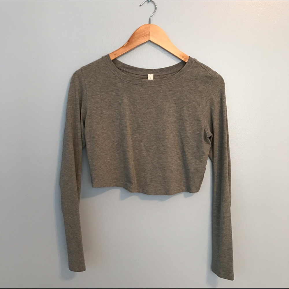 NWOT lululemon cropped grey long sleeve shirt