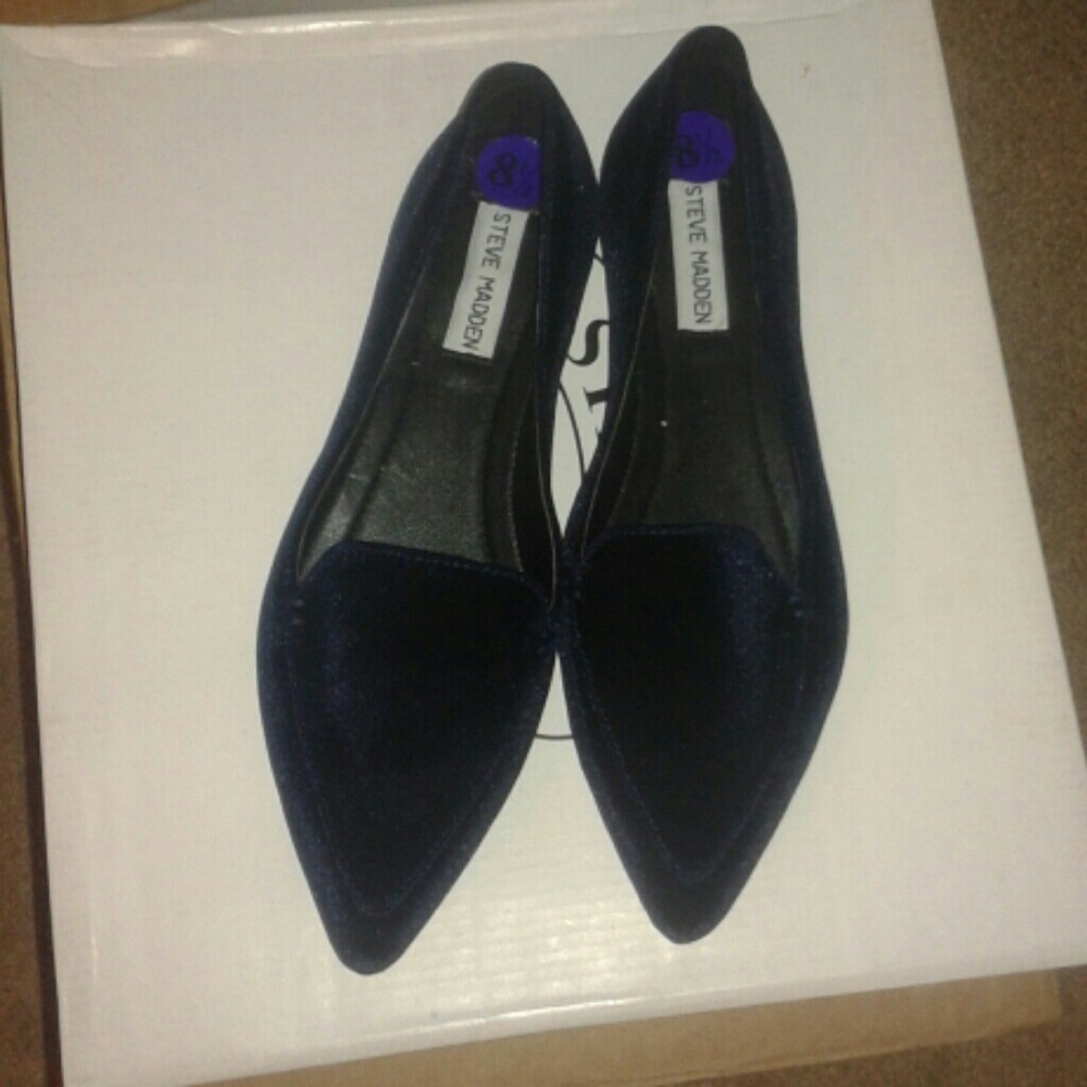 Velvet blue loafers