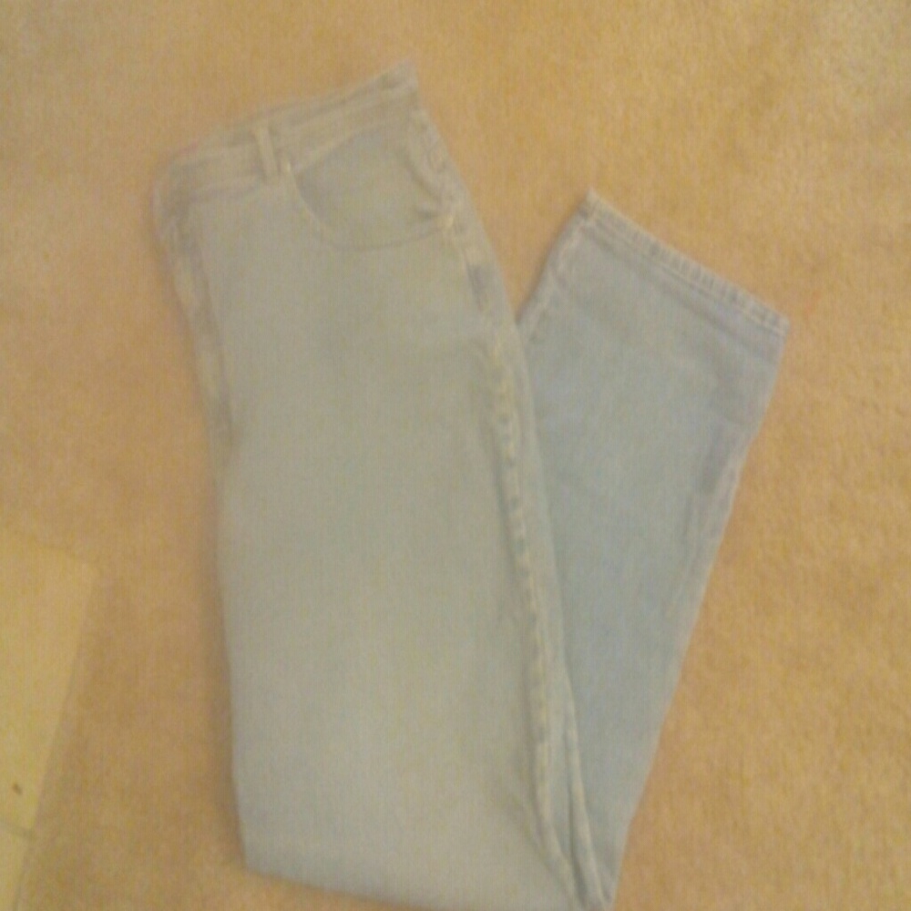 Gloria Vanderbilt jeans