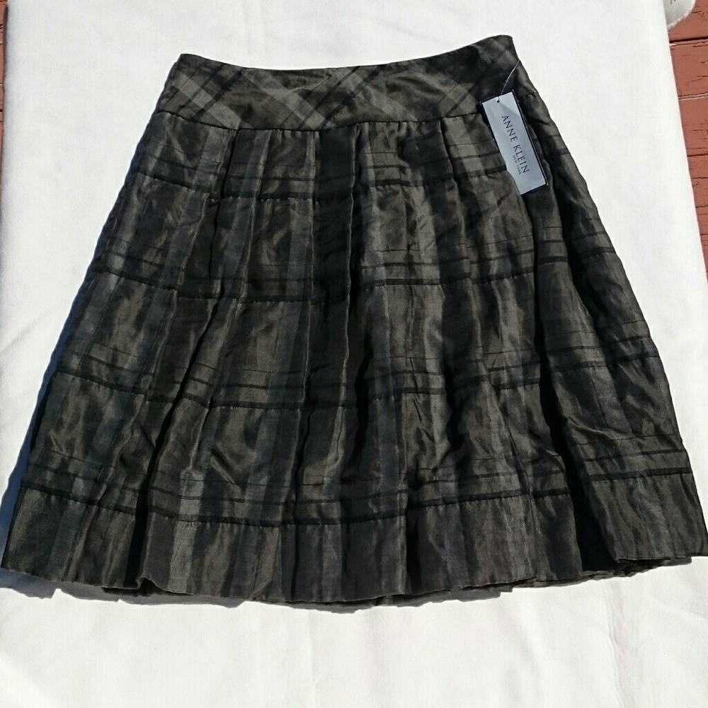 NWT ANNE KLEIN Plaid Skirt