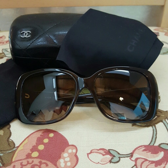 Authentic Chanel Tortoise Shell Glasses - Picture 2 of 4