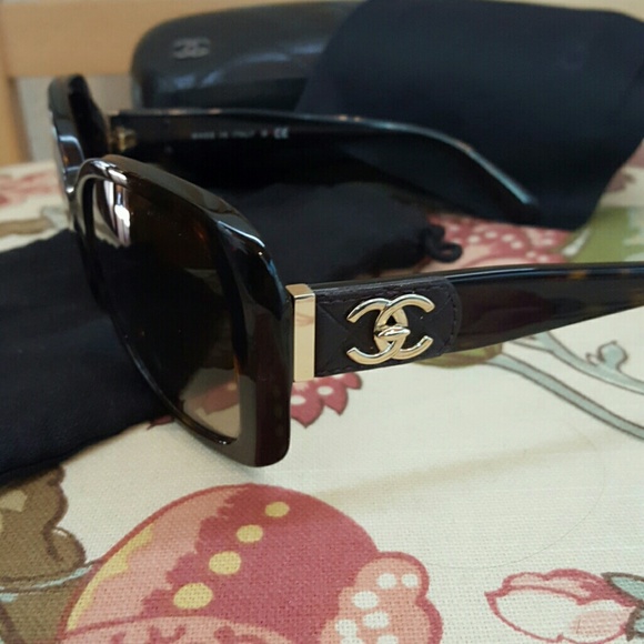Authentic Chanel Tortoise Shell Glasses - Picture 3 of 4