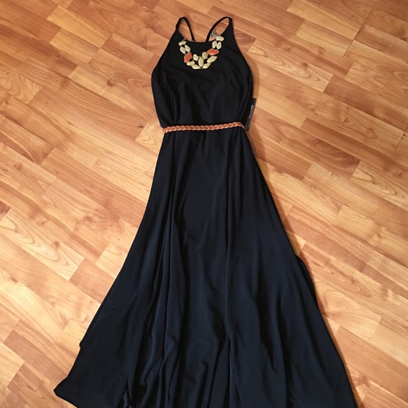 Dresses & Skirts - Maxi dress
