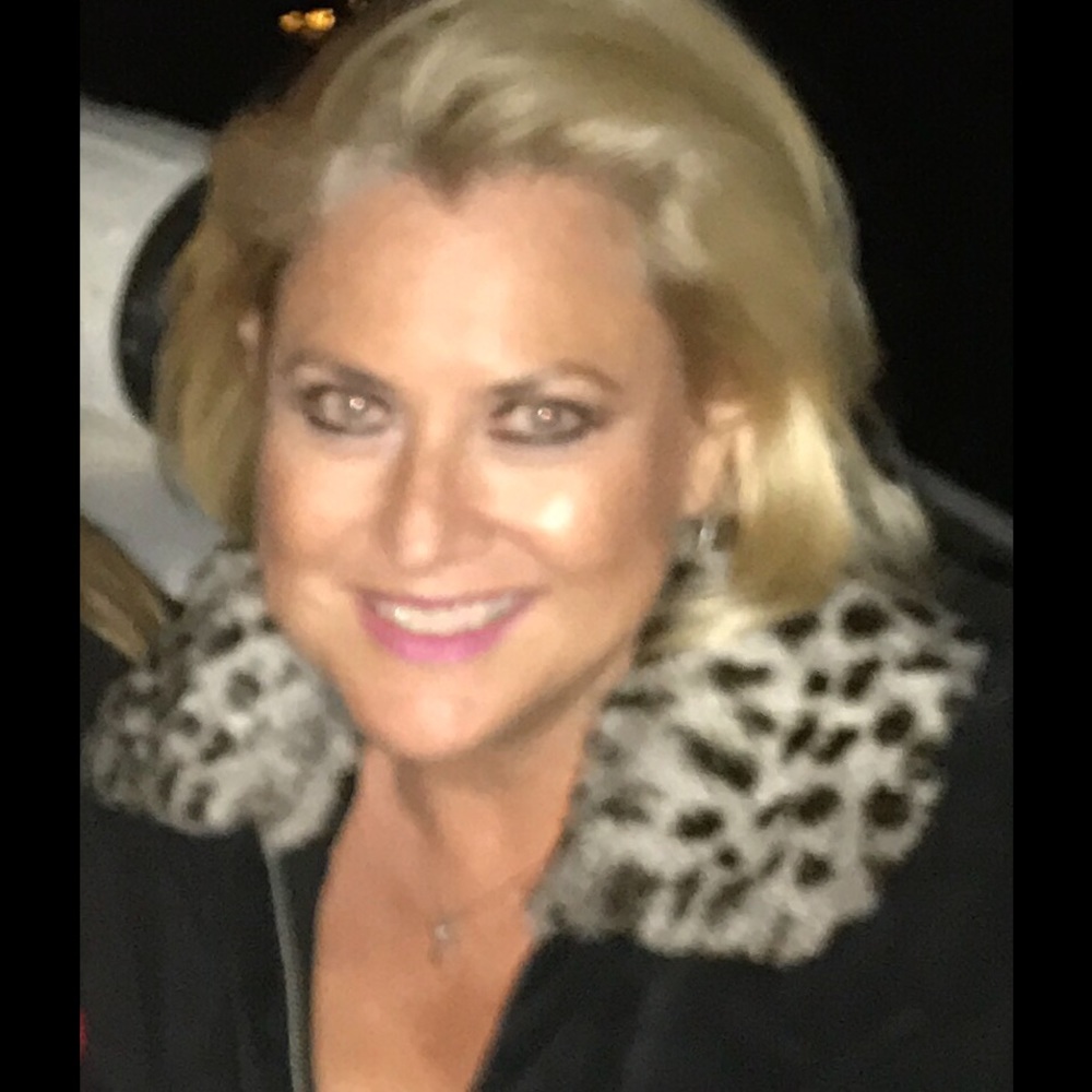 Meet your Posher, Debbie