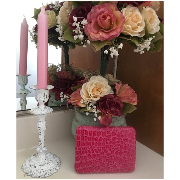 Handbags - Pink Wallet