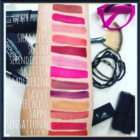 Younique makeup - Picture 3 of 4