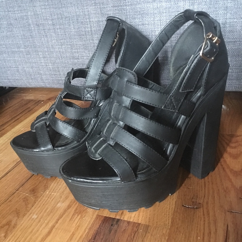 ⚰️NEW Goth🔮vegan Scared Heart platform sandals