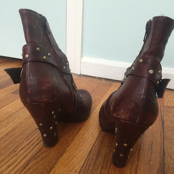 Italian studded leather ankle boots - Picture 2 of 2