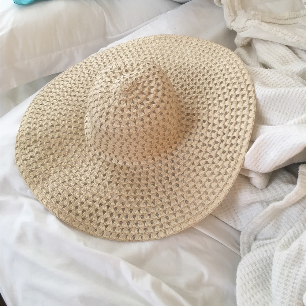 Oversized sun hat