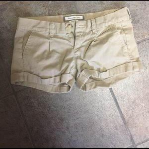 Abercrombie khaki shorts size 00