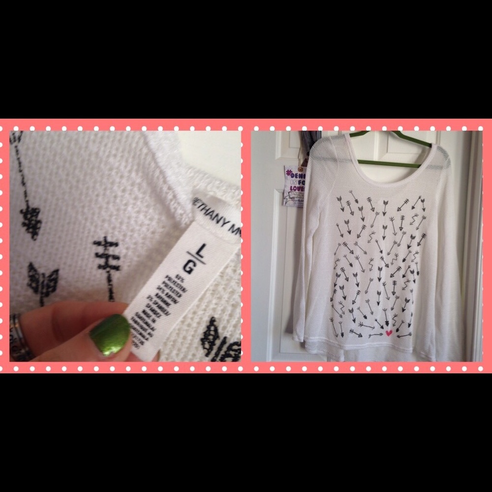 White heart+arrows oversized sweater