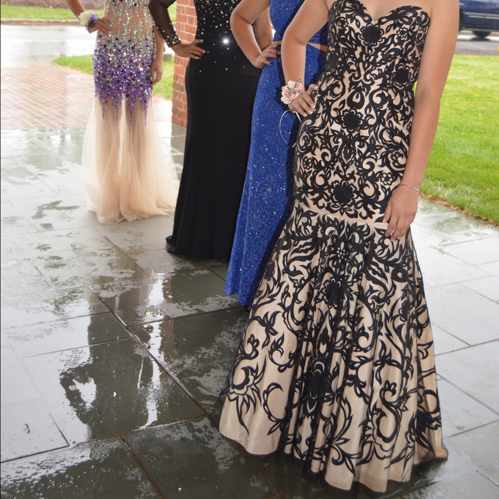 Black and nude mermaid prom pageant dress