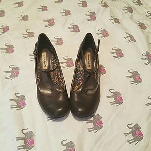 AE by Payless T-stap heels