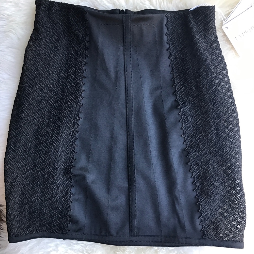 Stunning La perla mini skirt