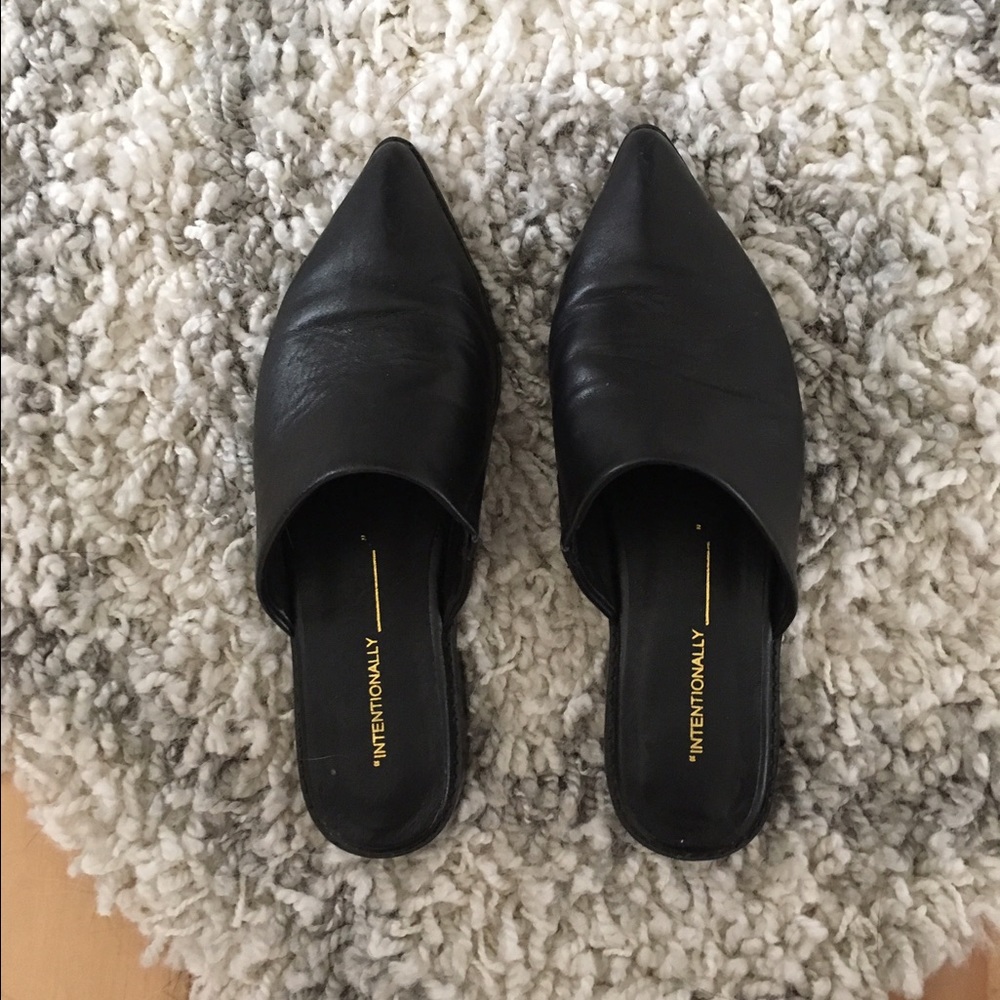 Intentionally Blank Black Mules, 37