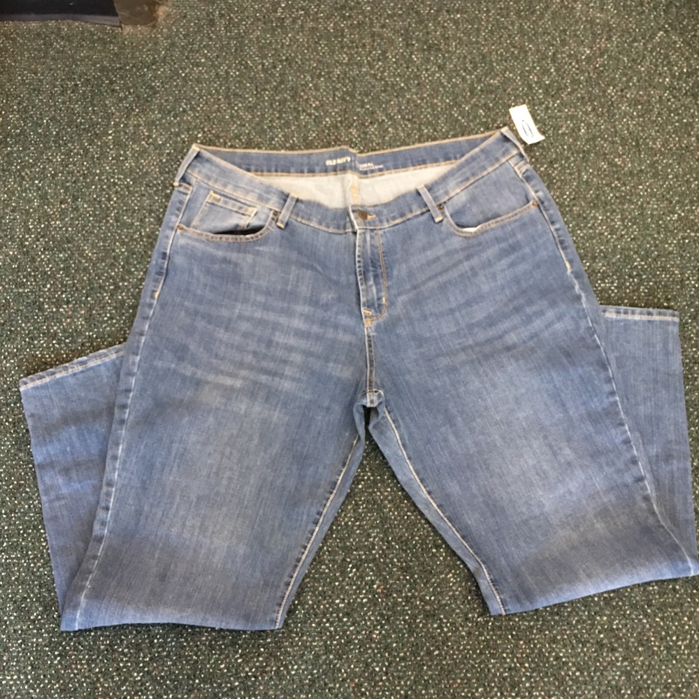 Old Navy NWTs size 16 Straight Jeans