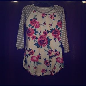 💗🦄Floral Print T💗🦄 Randy LoOk-A-Like