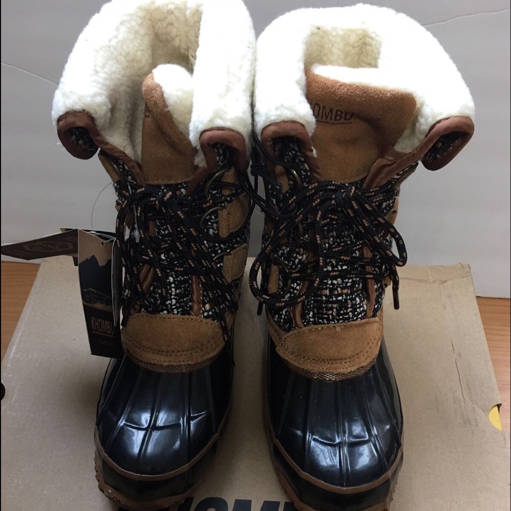 Khombu Jenna lace up cold weather boot (black/tan)