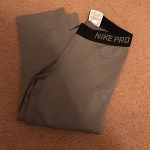 Nike Pro Capris