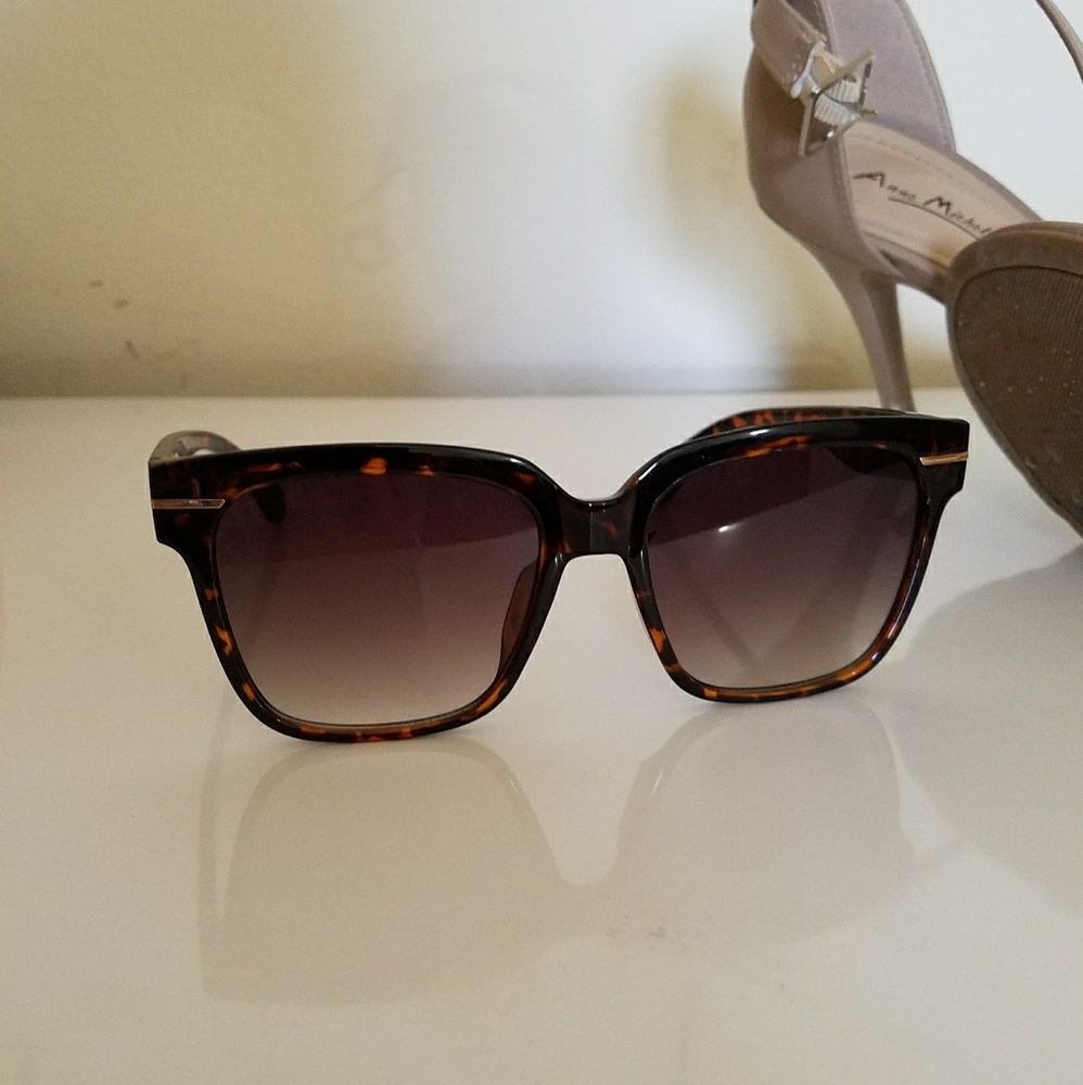 CASE OF THE SUNNIES SUNGLASSES sold - Picture 4 of 7