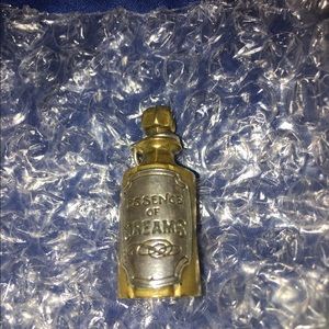 Waxing Poetic like new Essence of Dreams pendant