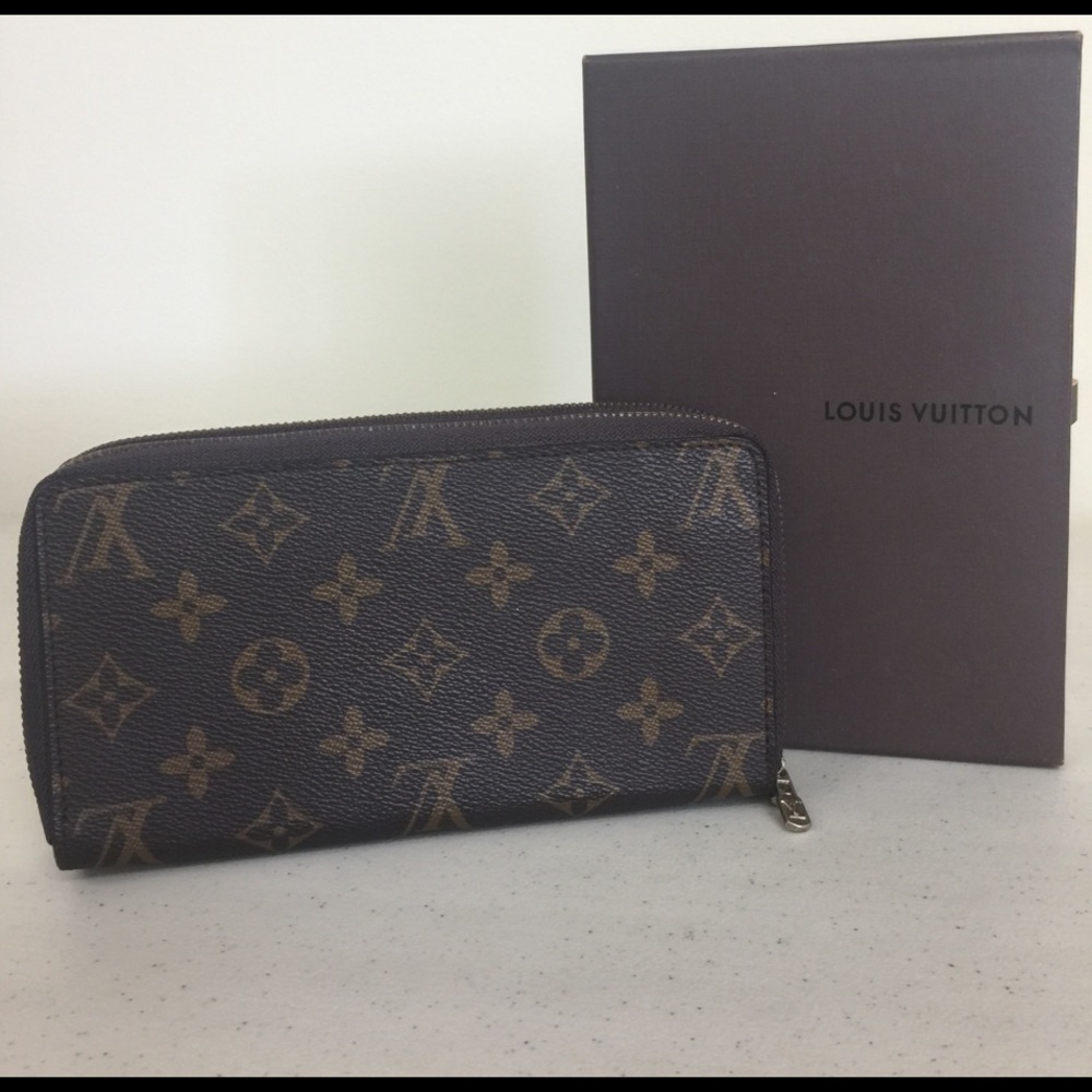 Louis Vuitton zippered wallet