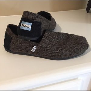 Toms brown herringbone shoes size 10 M.