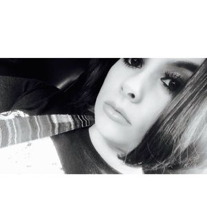 Meet your Posher, Alicia