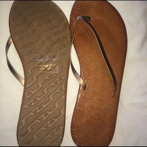 Vineyard Vines Flip Flops