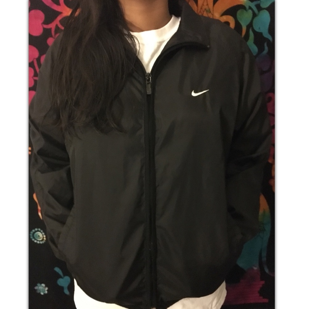 ON SALE!!! Cute Black Nike Windbreaker