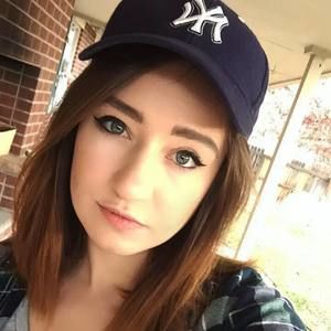 Meet your Posher, Caroline