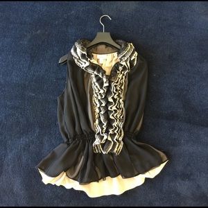 Never been worn beautiful blouse!