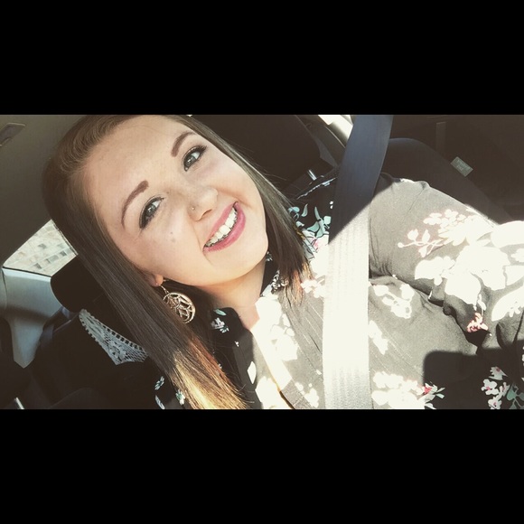 Meet your Posher, Ashley - Picture 1 of 1