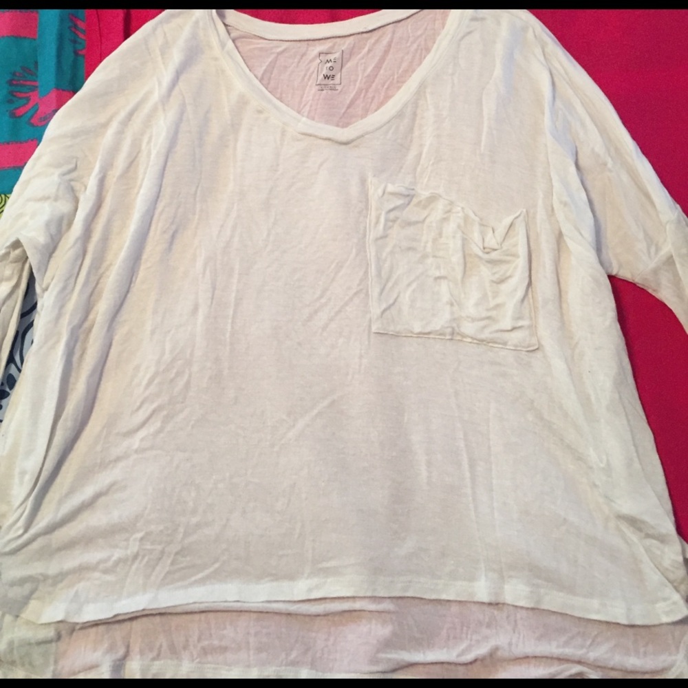 white long sleeve tee