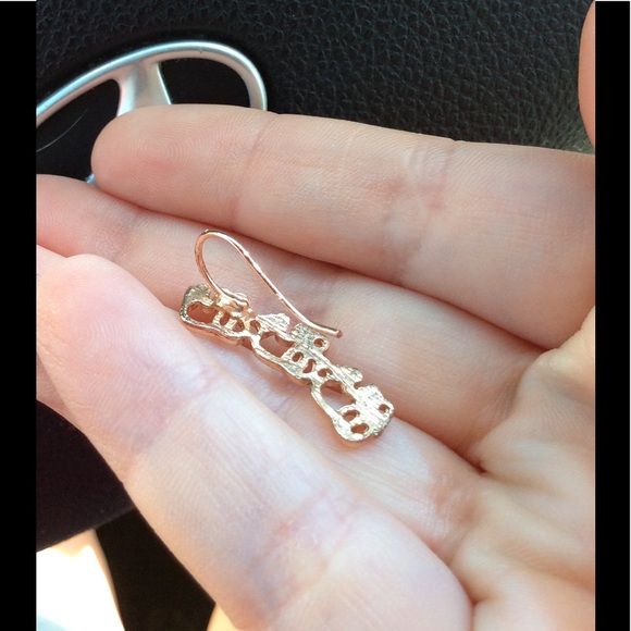 CLIMBER EARRINGS - Picture 3 of 3