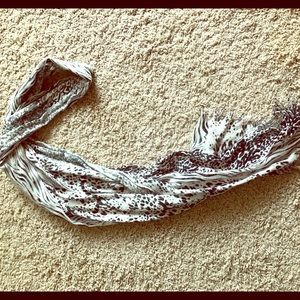 Black and white scarf