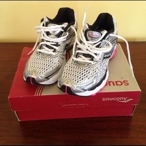 Saucony Ride 4 running shoes