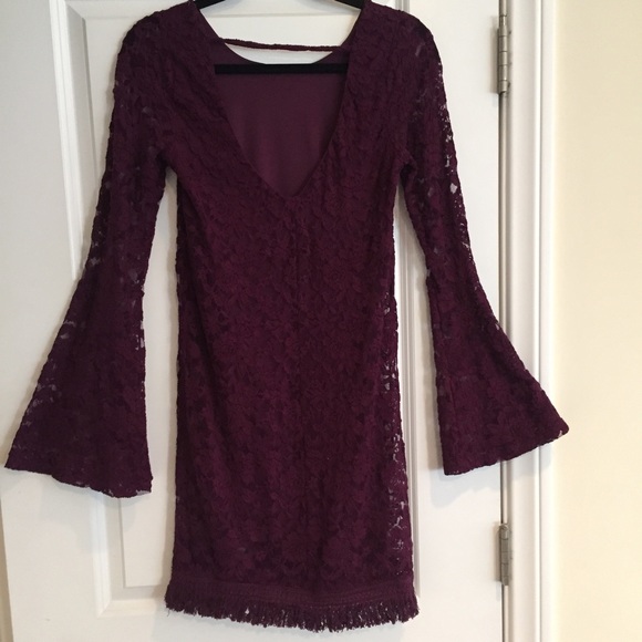 Bell Arm Lace Dress - Picture 2 of 4