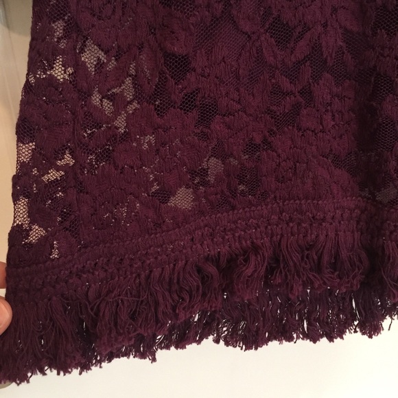 Bell Arm Lace Dress - Picture 3 of 4