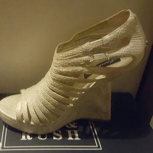 Snake skin wedges