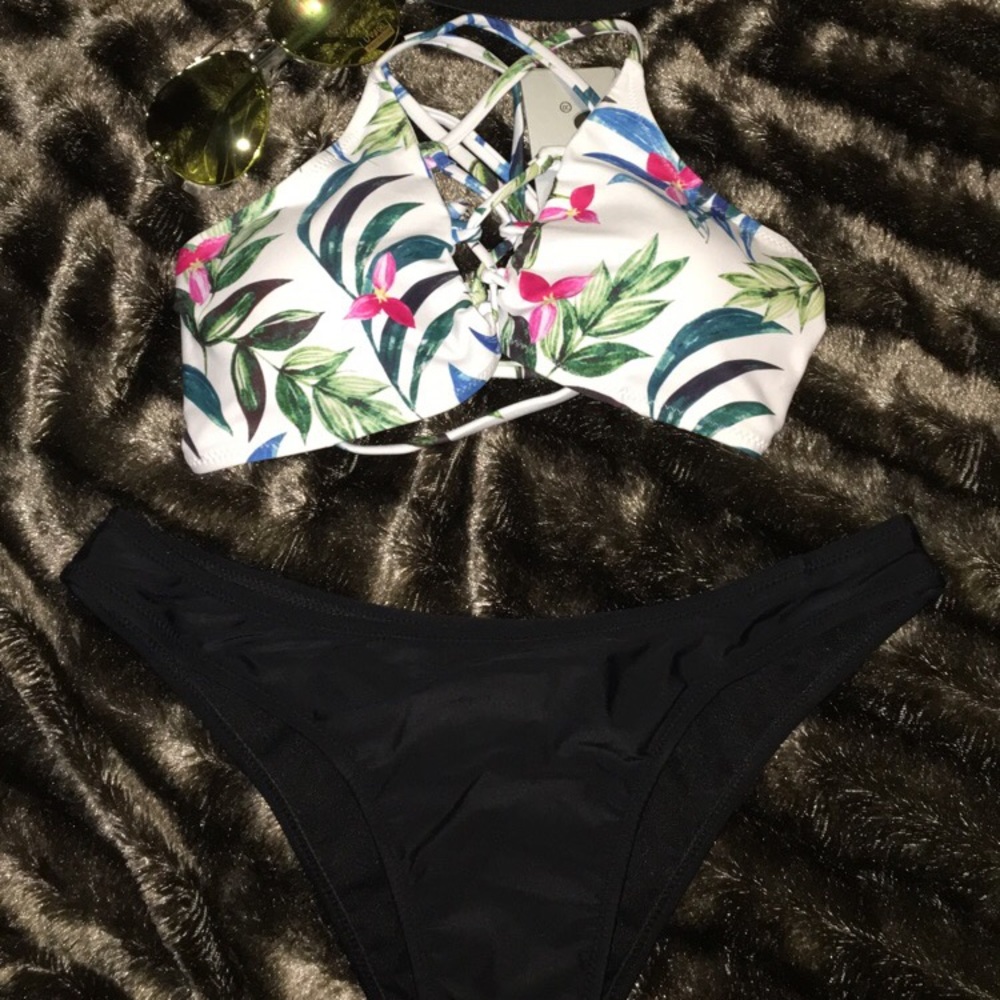 2 piece flower bikini