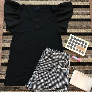 Black Blouse with ruffle sleeves🖤