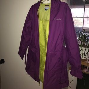 Columbia rain coat
